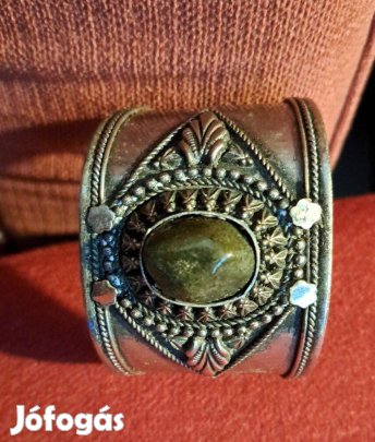 Misztikus zöld köves karkötő