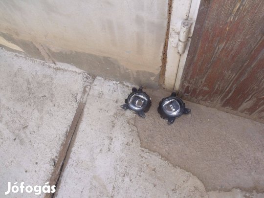 Mitsubishi Colt első ködlámpa eladó