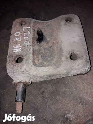 Mitsubishi L200 06-14 Jobb Hátsó Rugó Tartó Kengyel / Cuppánt