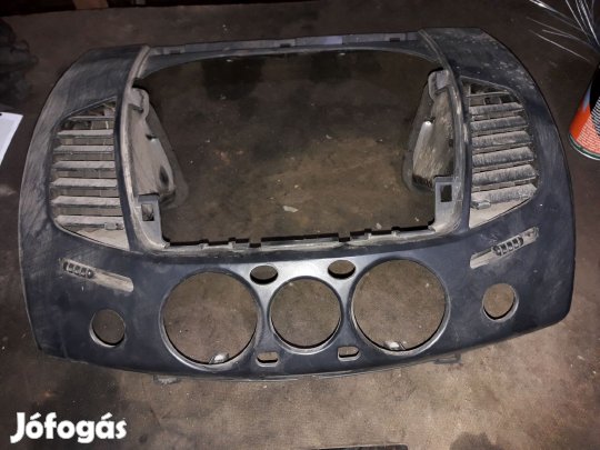 Mitsubishi L200 06-14 Középkonzol Keret