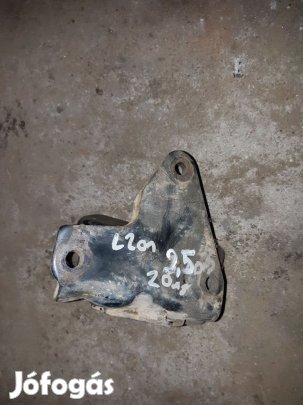 Mitsubishi L200 06-14 Motortartó Bak