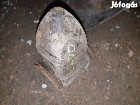 Mitsubishi L200 98-05 Hátsó Laprugó Felütköző Bak