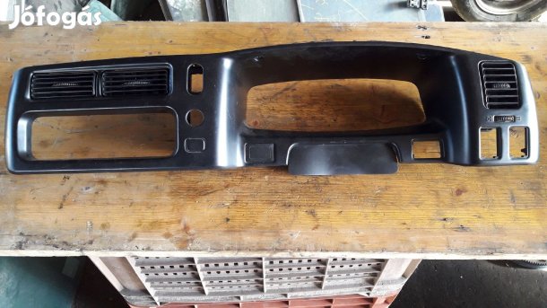 Mitsubishi L200 98-05 Óraegység / Kilométeróra Keret