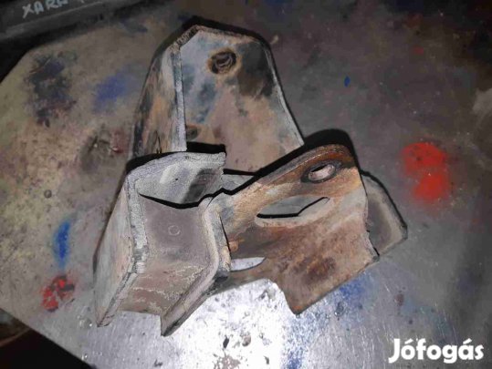 Mitsubishi L200 98-05 Váltótartó Bak