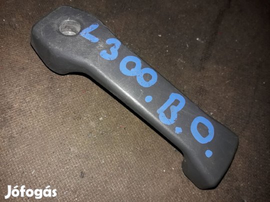 Mitsubishi L300 Bal Tolóajtó Belső Kilincs