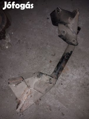 Mitsubishi L400 Motortartó Bak