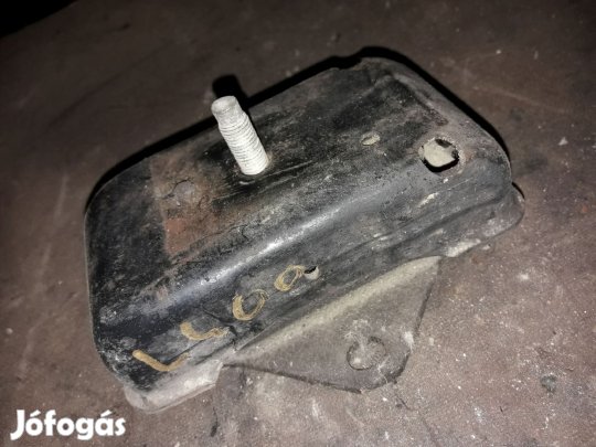 Mitsubishi L400 Motortartó Bak