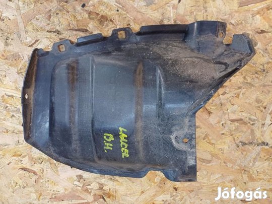 Mitsubishi Lancer VIII (2008-2017) Bal Hátsó Dobbetét