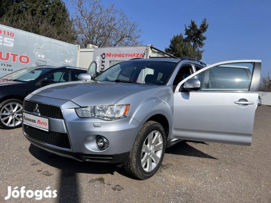 Mitsubishi Outlander 2.0 Mivec Invite 2WD Xenon...