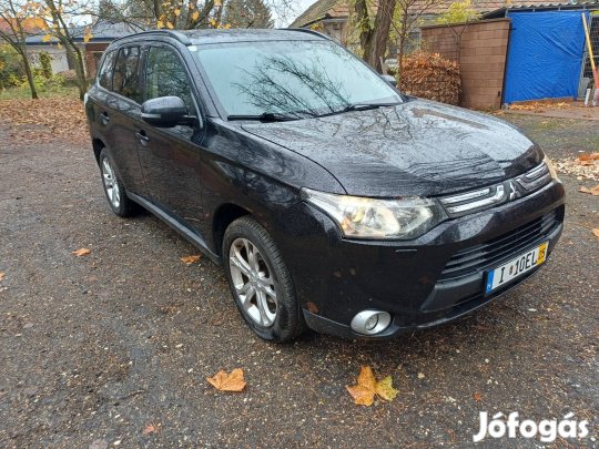 Mitsubishi Outlander 2.2 DI-D Instyle Navi 4WD...