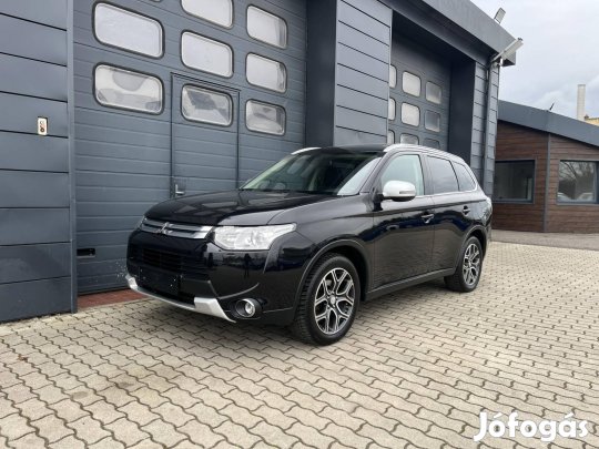 Mitsubishi Outlander 2.2 DI-D Instyle Navi 4WD...