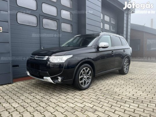 Mitsubishi Outlander 2.2 DI-D Instyle Navi 4WD...