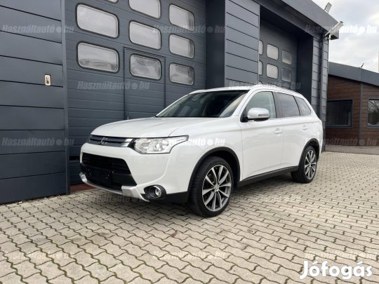 Mitsubishi Outlander 2.2 DI-D Instyle Navi 4WD...