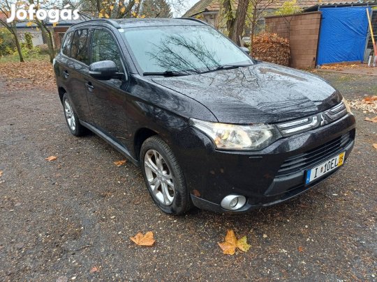 Mitsubishi Outlander 2.2 DI-D Instyle Navi 4WD...
