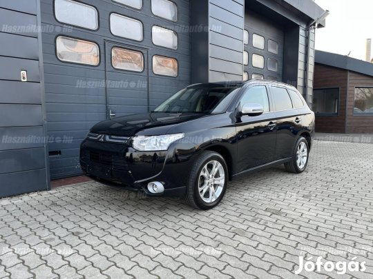 Mitsubishi Outlander 2.2 DI-D Intense Plus 4WD...