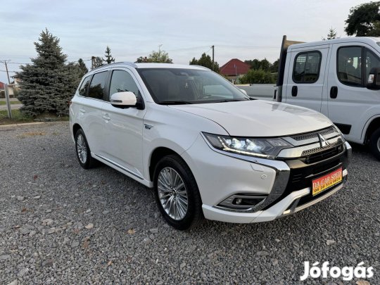 Mitsubishi Outlander 2.4 Phev Instyle 4WD CVT P...