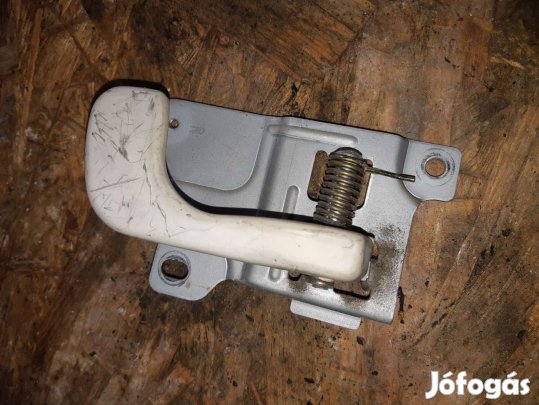 Mitsubishi Pajero Jobb Hátsó Belső Ajtókilincs