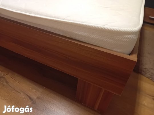 Mőbelixes 180×200 ,ágy.