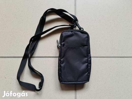 Mobiltelefon tok övre fűzhető 2 rekeszes fekete nyakpánttal maximum 7