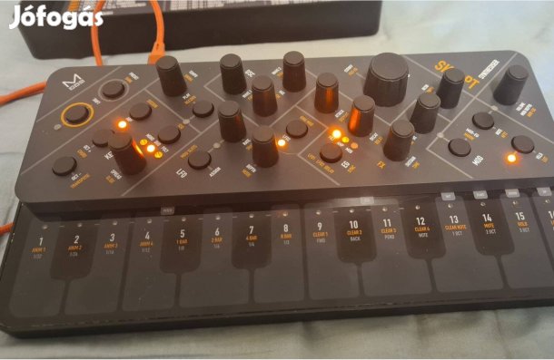 Modal Skulpt digitális wavetable szintetizátor, hibátlan állapot
