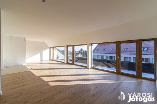 Modern 4 szobás, nagy erkélyes lakás Badacsonytomajon eladó