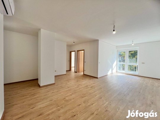 Modern Architektúrájú Társasházban Lakás Eladó