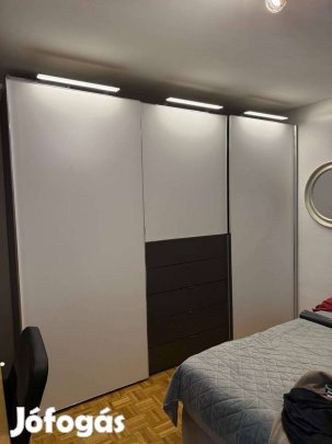 Modern Magasfényű fehér toló ajtós gardrób szekrény