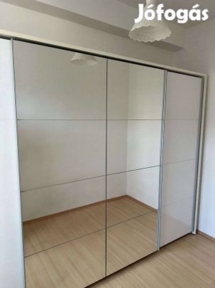 Modern Magasfényű fehér/tükrös toló ajtós gardrób szekrény
