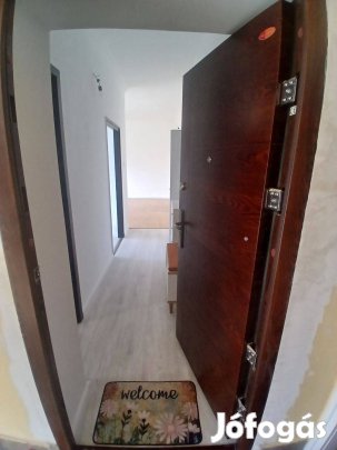 Modern, 1. emeleti lakás - kiváló elhelyezkedéssel