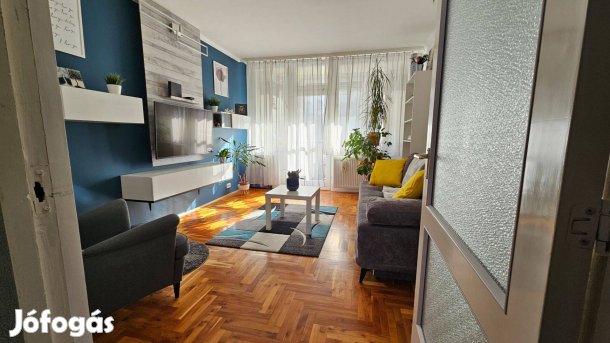 Modern, felújított, 3 szobás, 69m2-es otthon a Hild Viktor utcában