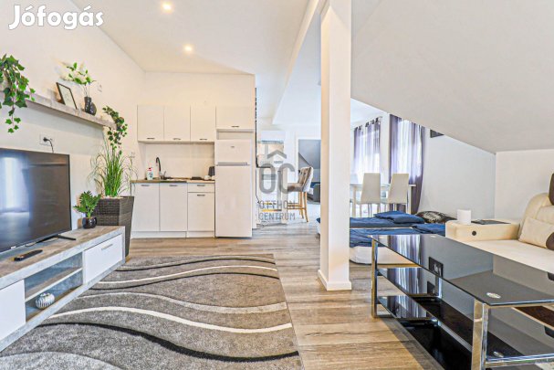 Modern, fiatalos, 1. emeleti Erkélyes lakás Fertőszentmiklóson