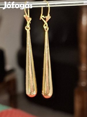 Modern, letisztult, elegáns fazonú 18 k , mfj fulbevsló