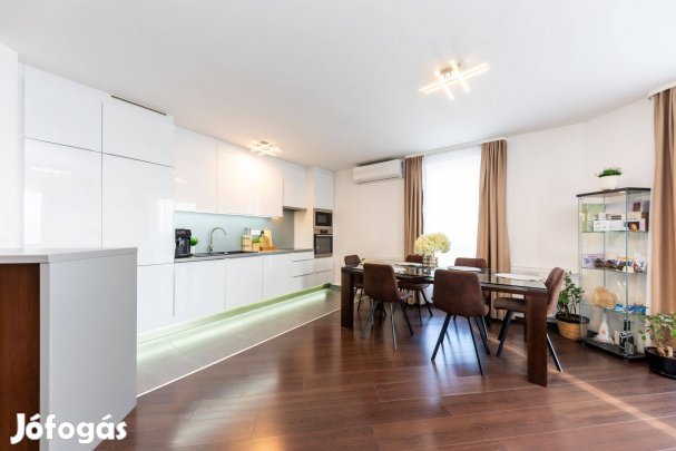 Modern, panorámás, napfényes 4 Szobás eladó otthon erkéllyel!