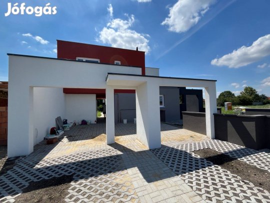 Modern, új lakás eladó!