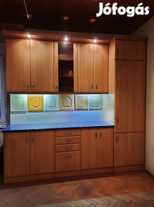 Modern bükk MDF konyhabútor (AQ125)