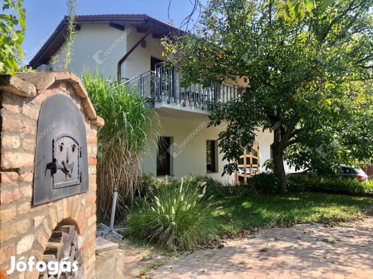 Modern családi borászat eladó