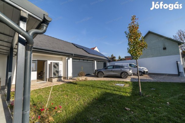 Modern családi otthon a belváros szívében Kecskeméten