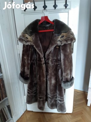 Modern fazonú szőrmebunda