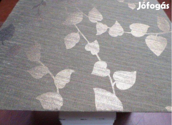 Modern fém design asztali lámpa