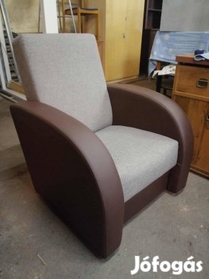 Modern karfás fotel újszerű, féláron!