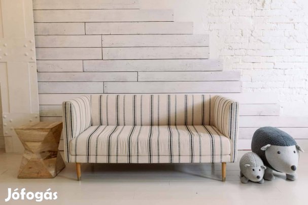 Modern két személyes kanapé