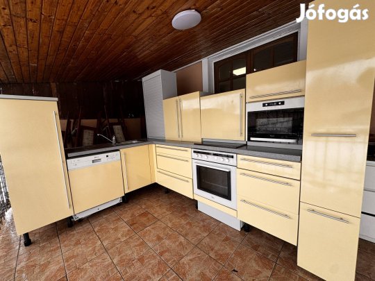 Modern magasfényű konyhabutor