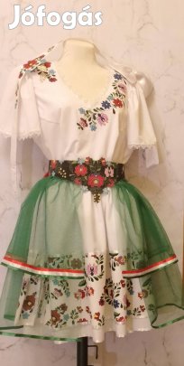 Modern magyaros ruha