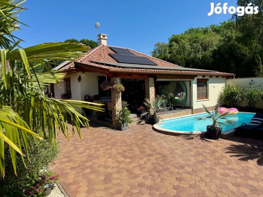 Modern mediterrán családi ház Szeged egyik legcsendesebb részén