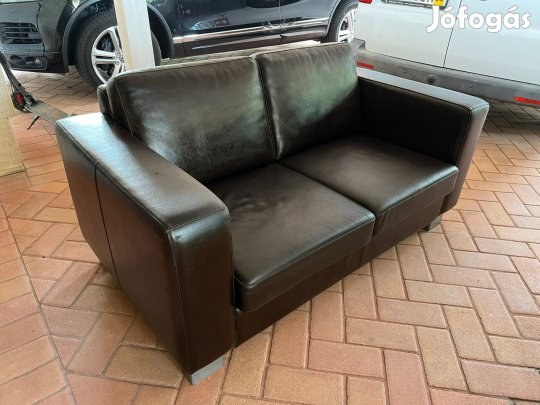 Modern stílusú 2 személyes bőr kanapé