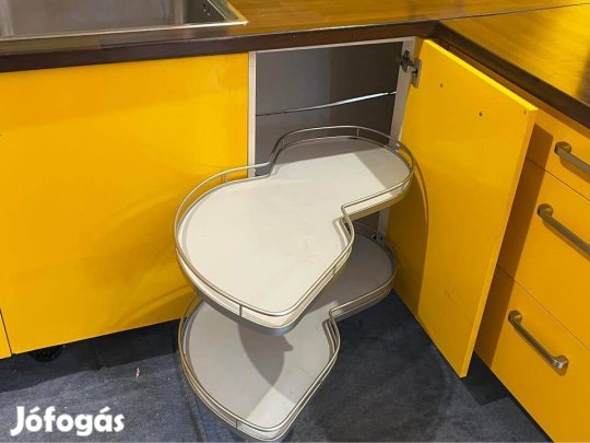 Modern stílusú konyhabútor