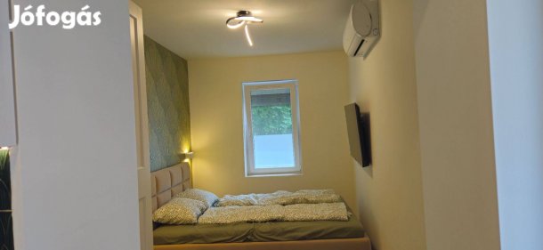 Modern stúdiólakás keresi bérlőjét