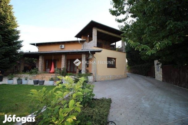 Mogyoródi eladó 554 nm-es ház