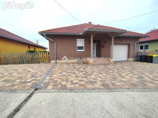Mohácsi 145 nm-es ház eladó