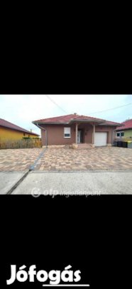 Mohácsi 160 nm-es ház eladó